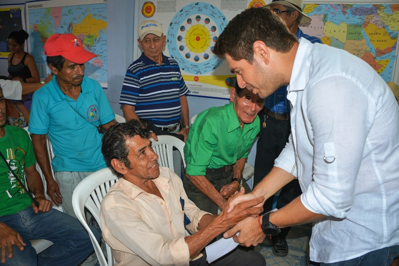 Personas con discapacidad de Santa Ana con Mariano Zambrano